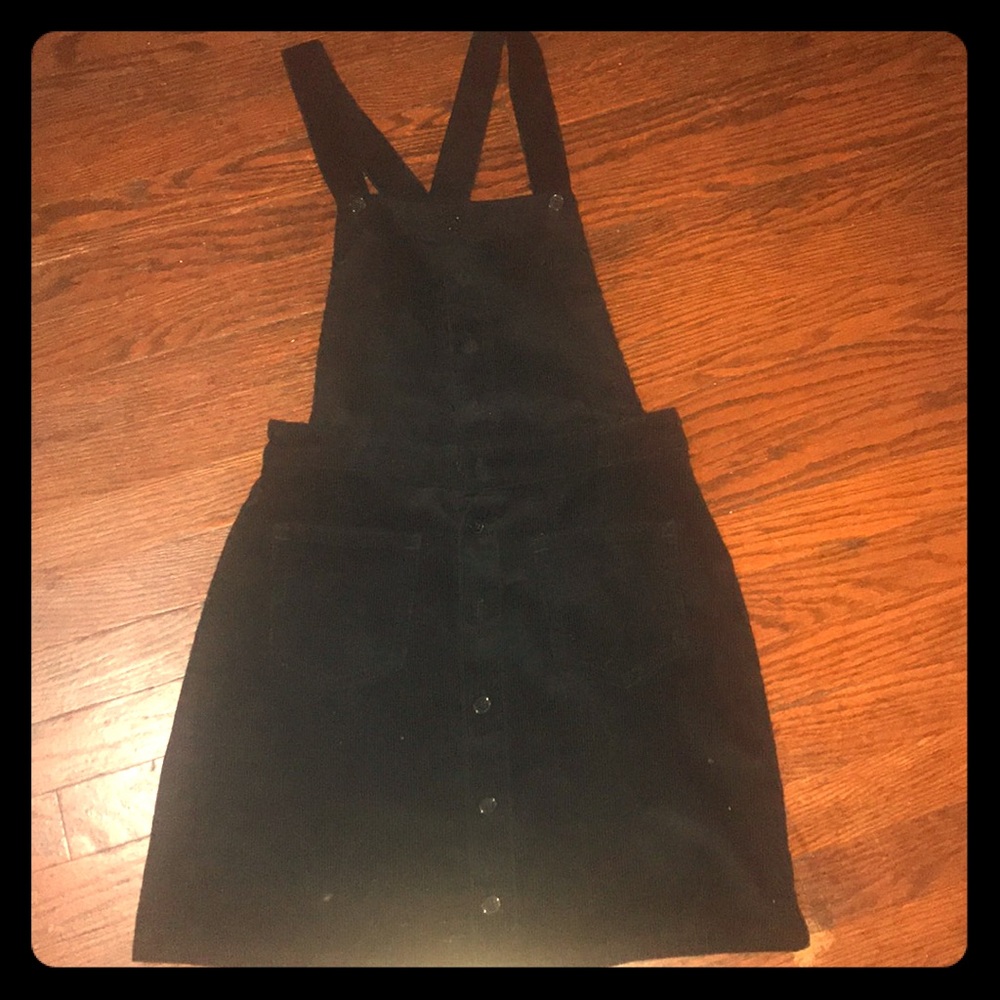 Crisscrossing back overalls